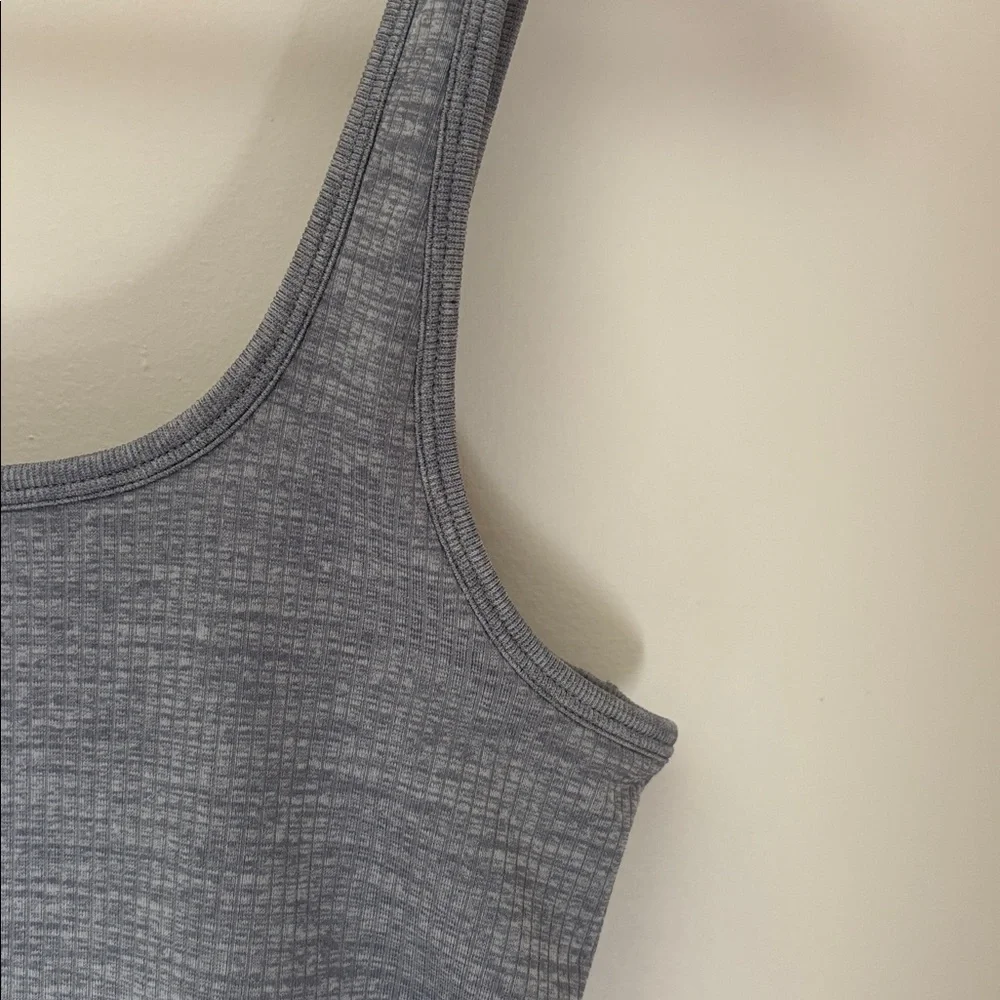 Athleta Renew Seamless Tank Sz Medium - Picture 3 of 5